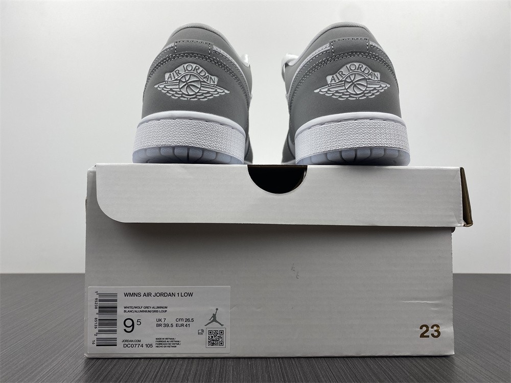 Air Jordan 1 LOW DC0774-105