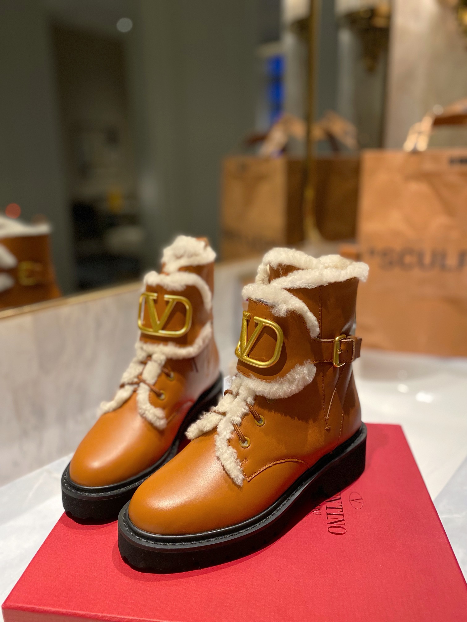 Women ๐*๐ด๐ฟ๐ธ๐๐๐ผ๐๐ Top Sneakers