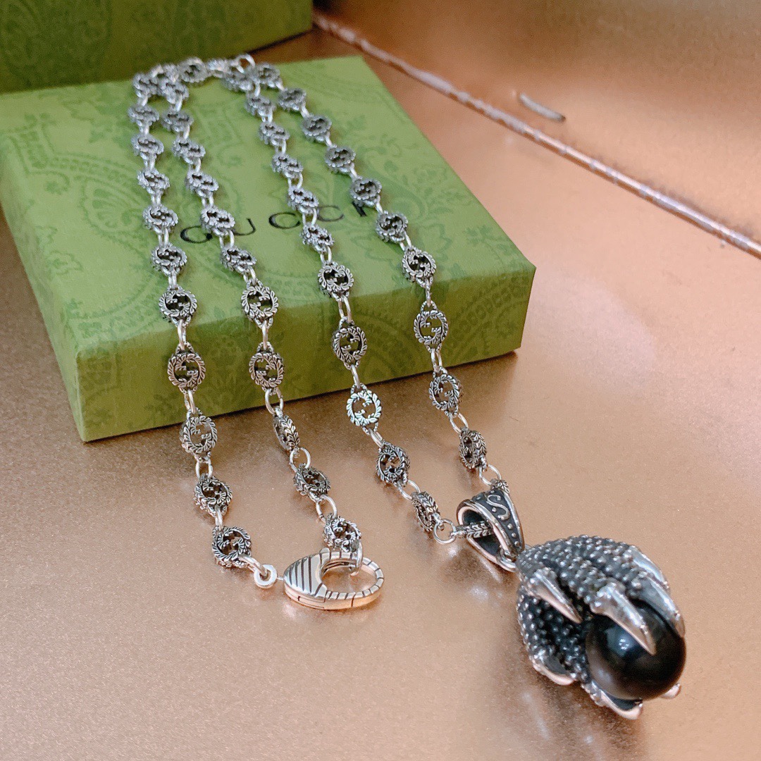 Necklace001