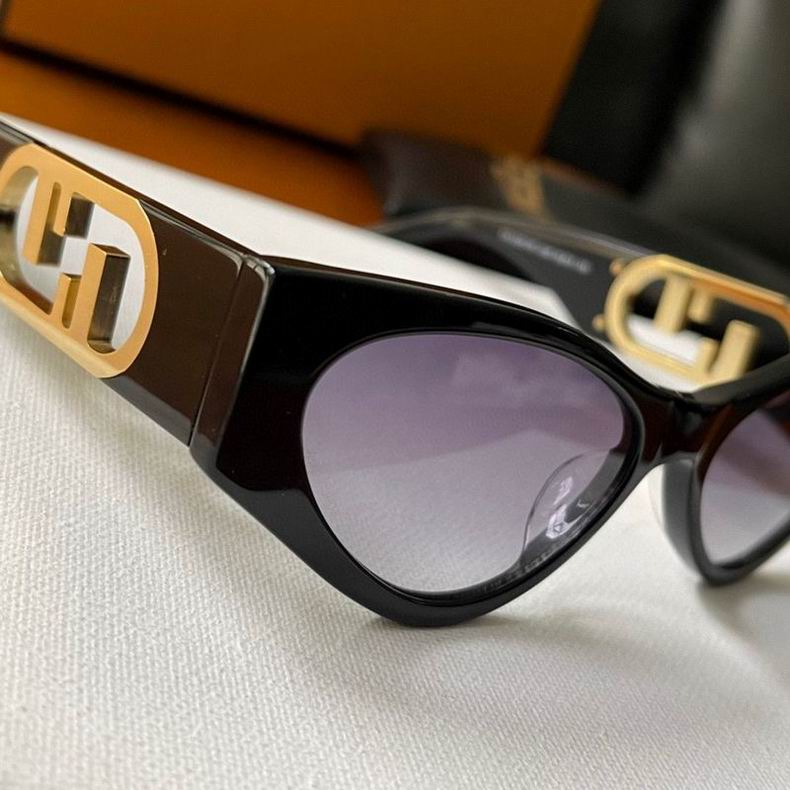 F*endi Glasses Top