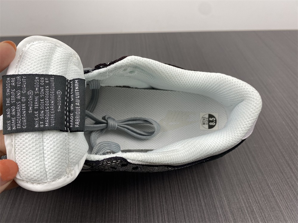 from Nike SB Dunk Low Shimmer DO5882-001