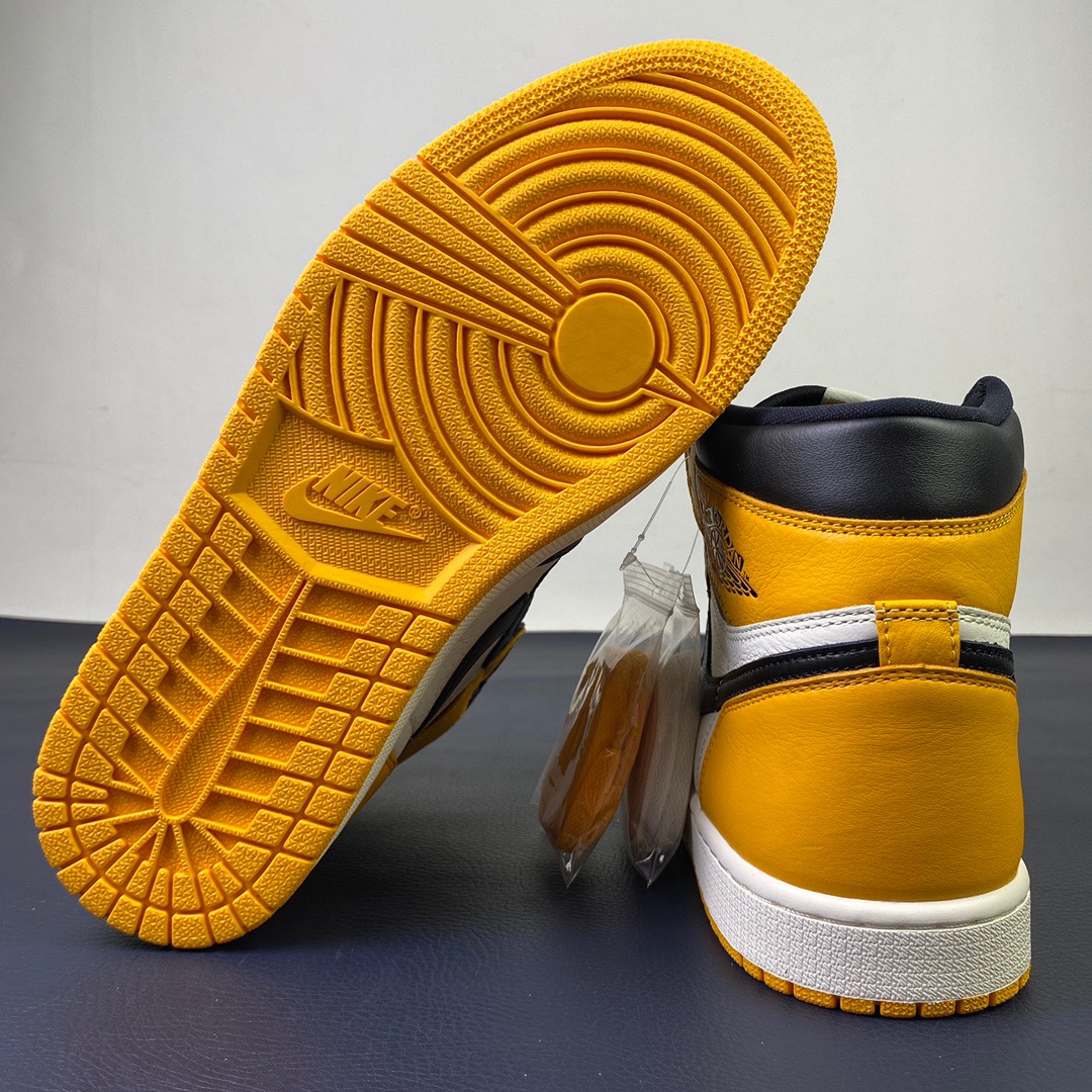 Air Jordan 1 Yellow Toe 555088-711