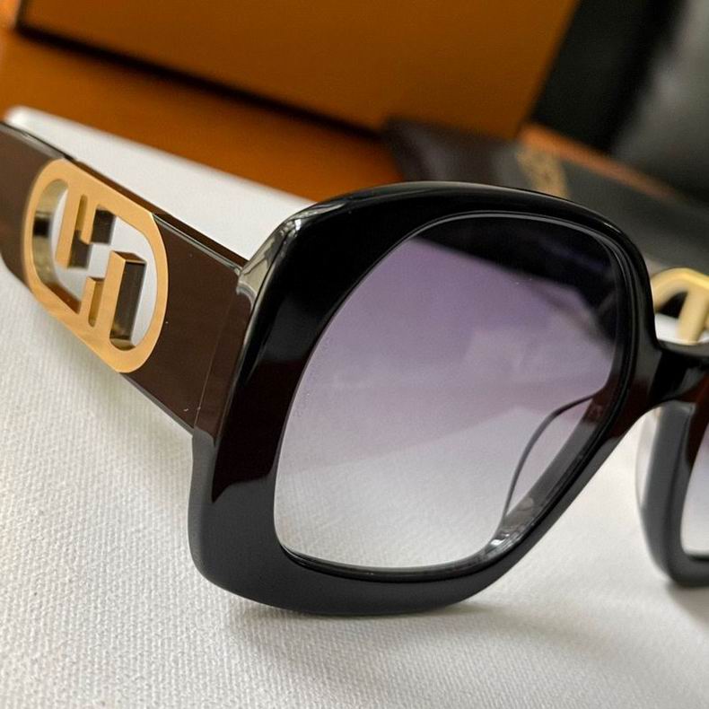 F*endi Glasses Top