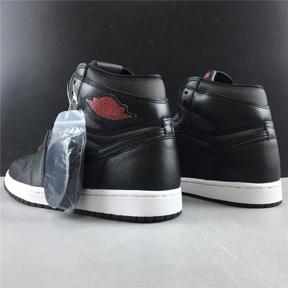 Air Jordan 1 “Black Satin” 555088-060