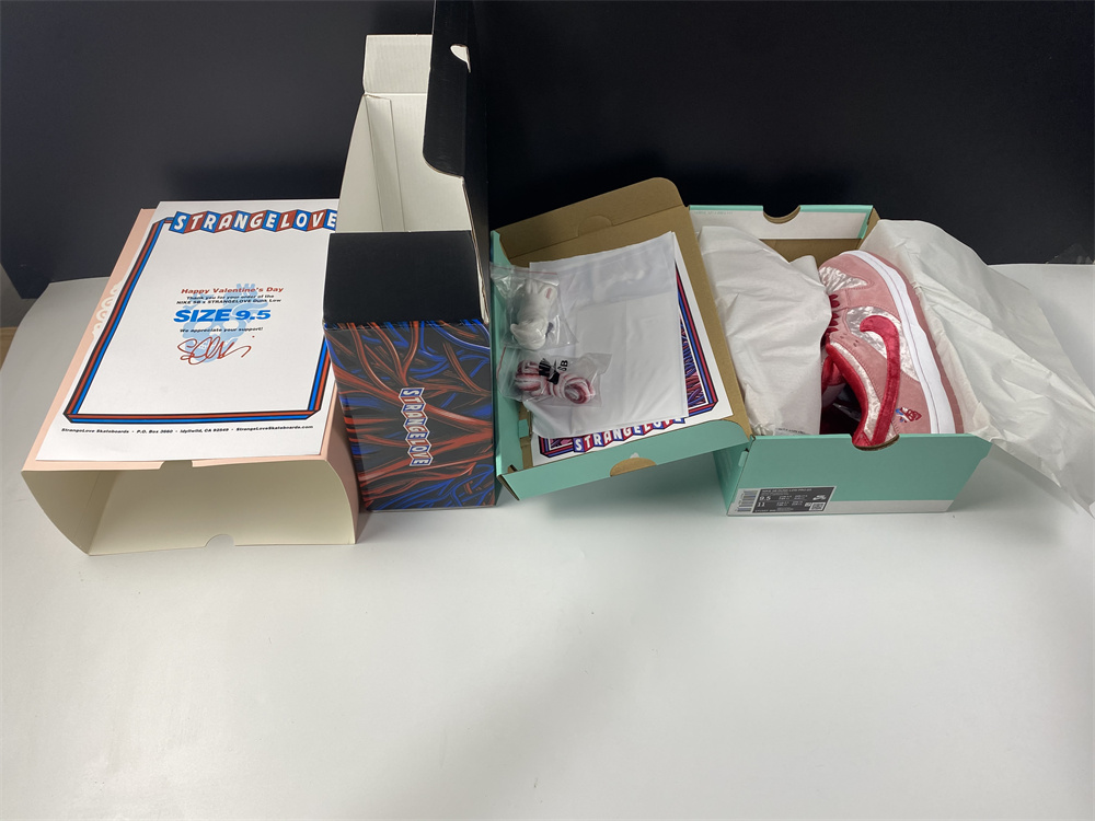 from Nike Dunk SB Low CT2552-800