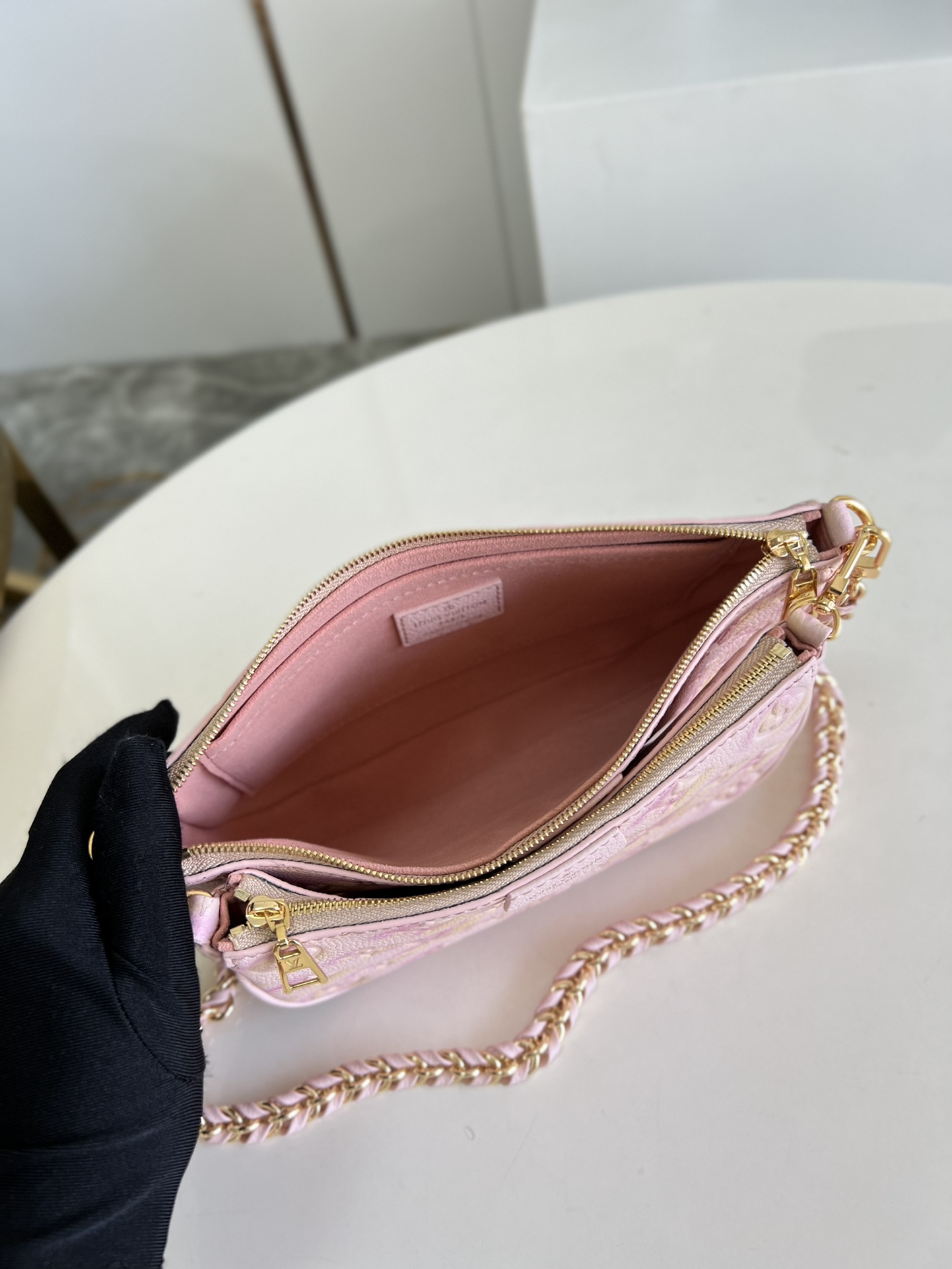 L*ouis V*uitton Top Bag 24*13.5*4CM