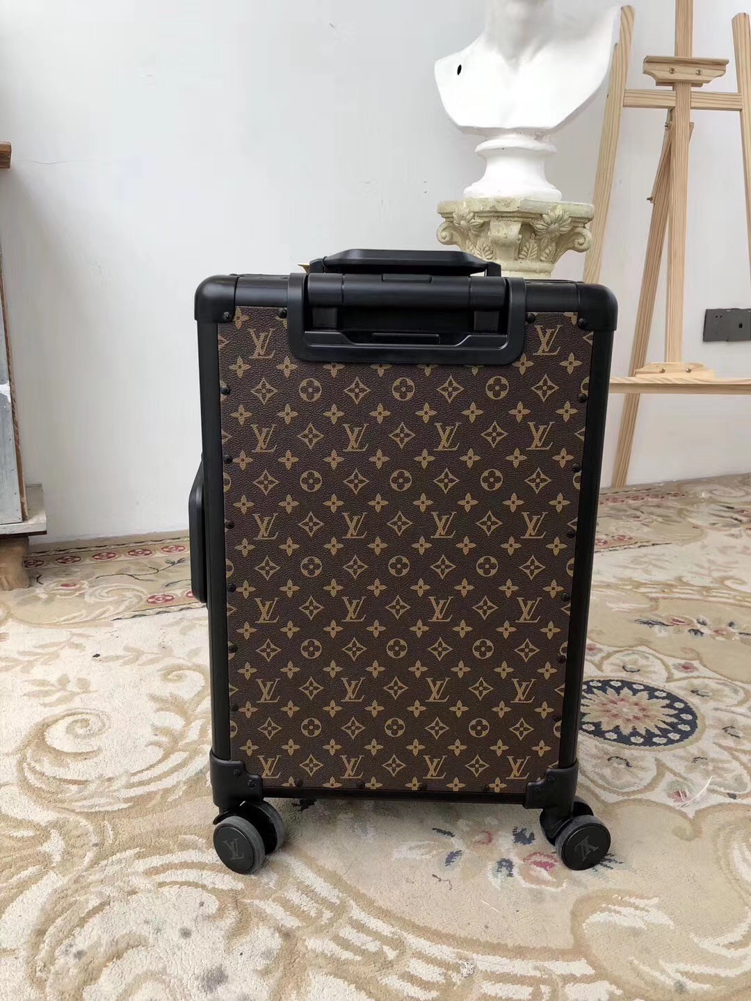 L*ouis V*uitton Luggage