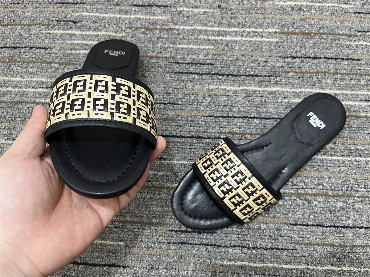 Women F*endi Top Sandals