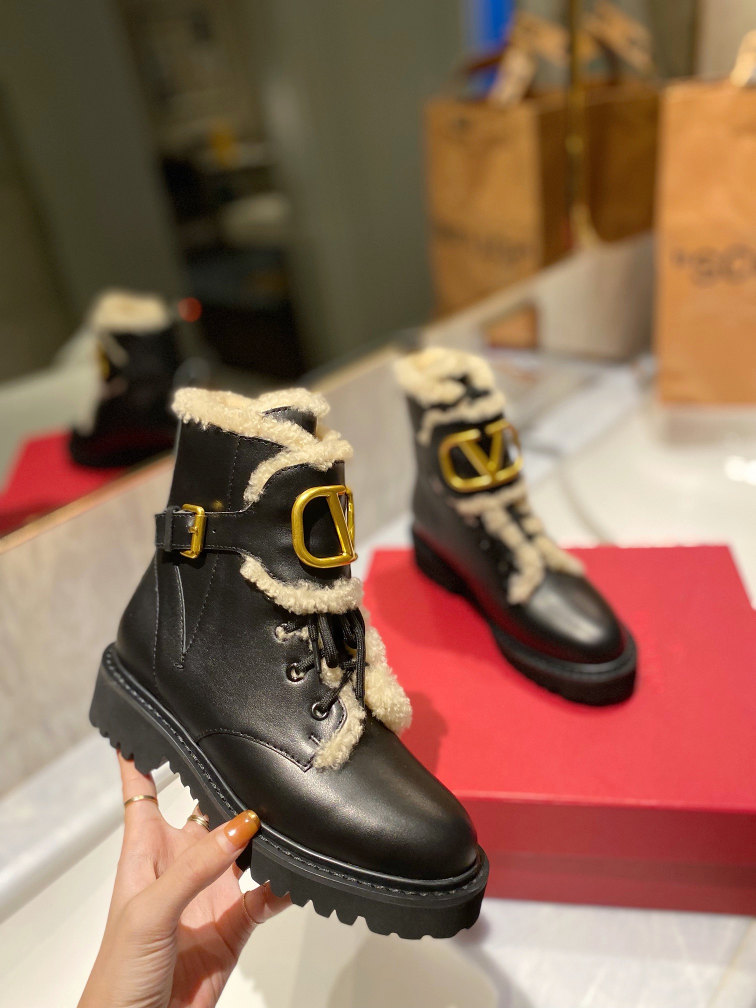 Women ๐*๐ด๐ฟ๐ธ๐๐๐ผ๐๐ Top Sneakers