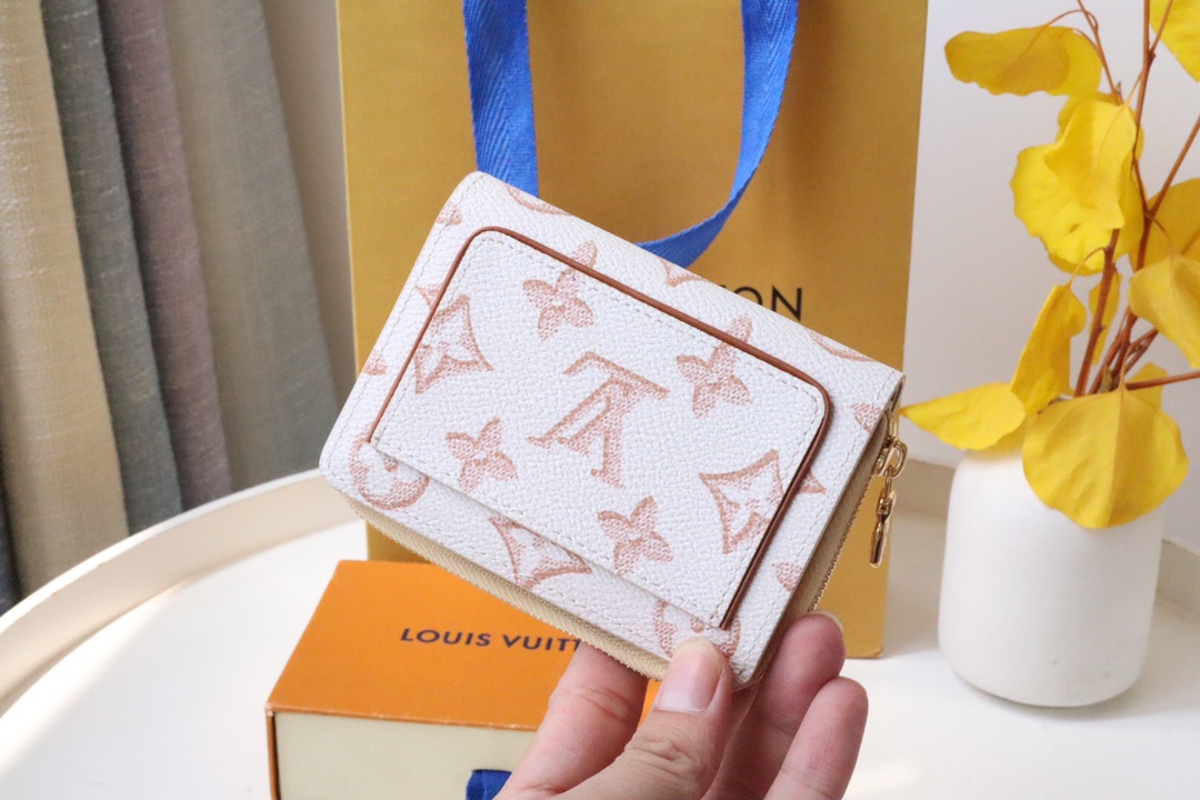 L*ouis V*uitton Bag Top Quality 11.5*8.5*2.2CM