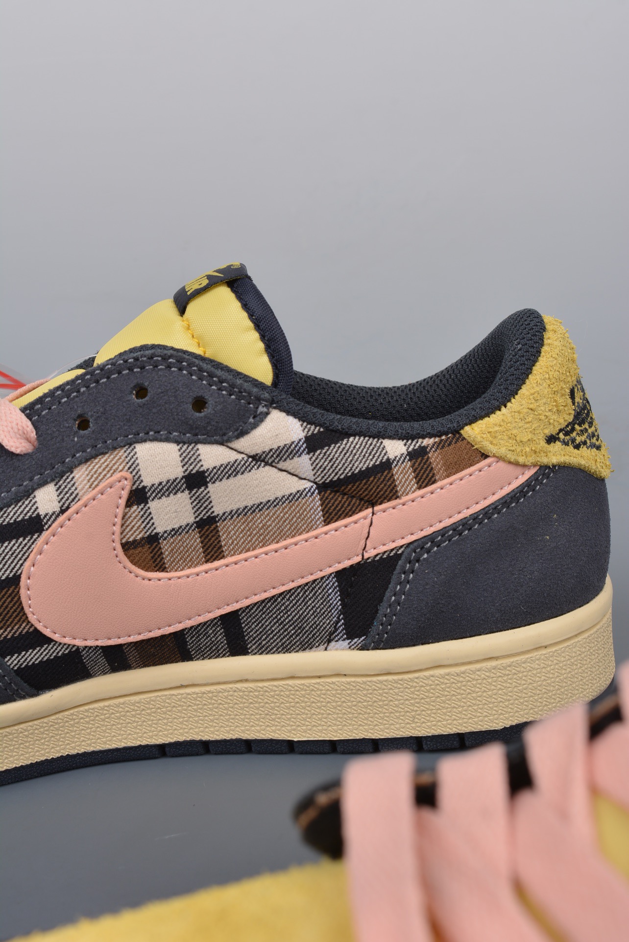 Travis Scott x Air Jordan 1 Low Reverse Mocha