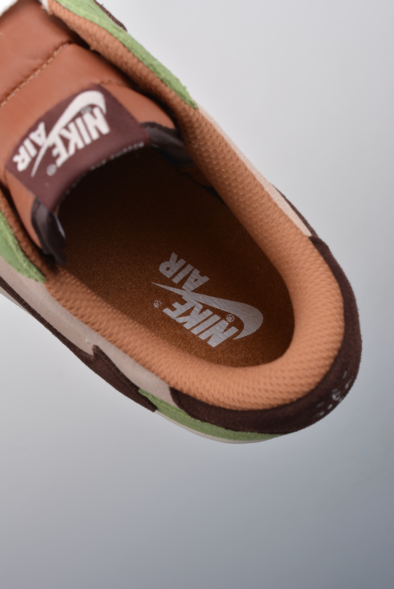 Travis Scott x Air Jordan 1 Low Reverse Mocha