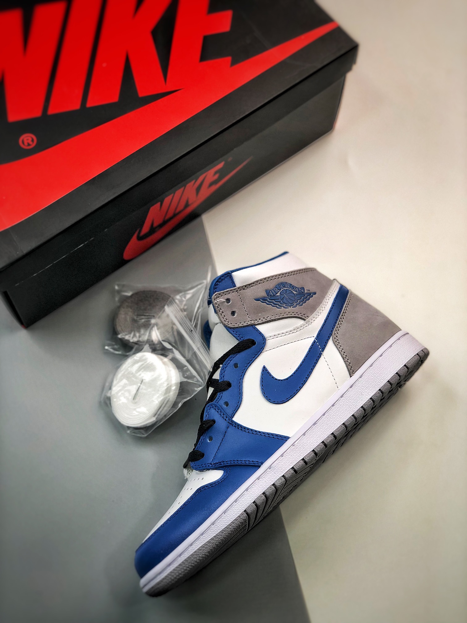 Nike Air Jordan 1 High AJ1