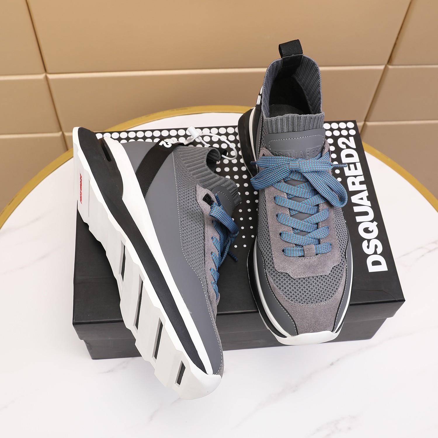 Men O*ff W*hite Top Sneakers