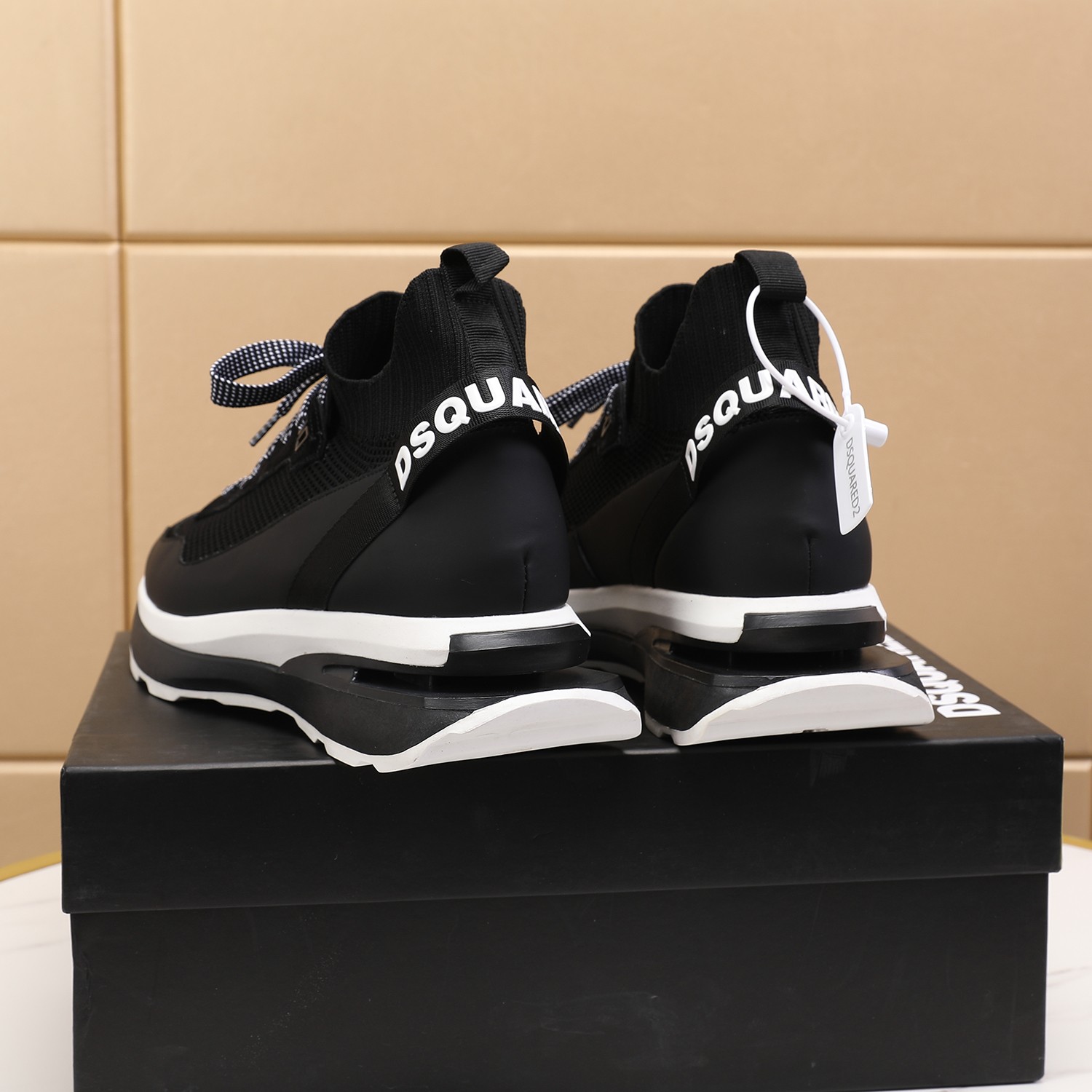 Men O*ff W*hite Top Sneakers