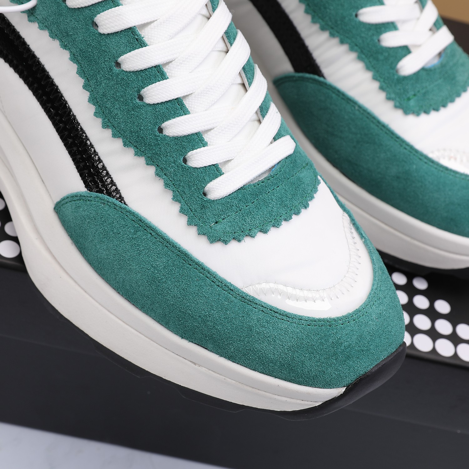 Men O*ff W*hite Top Sneakers