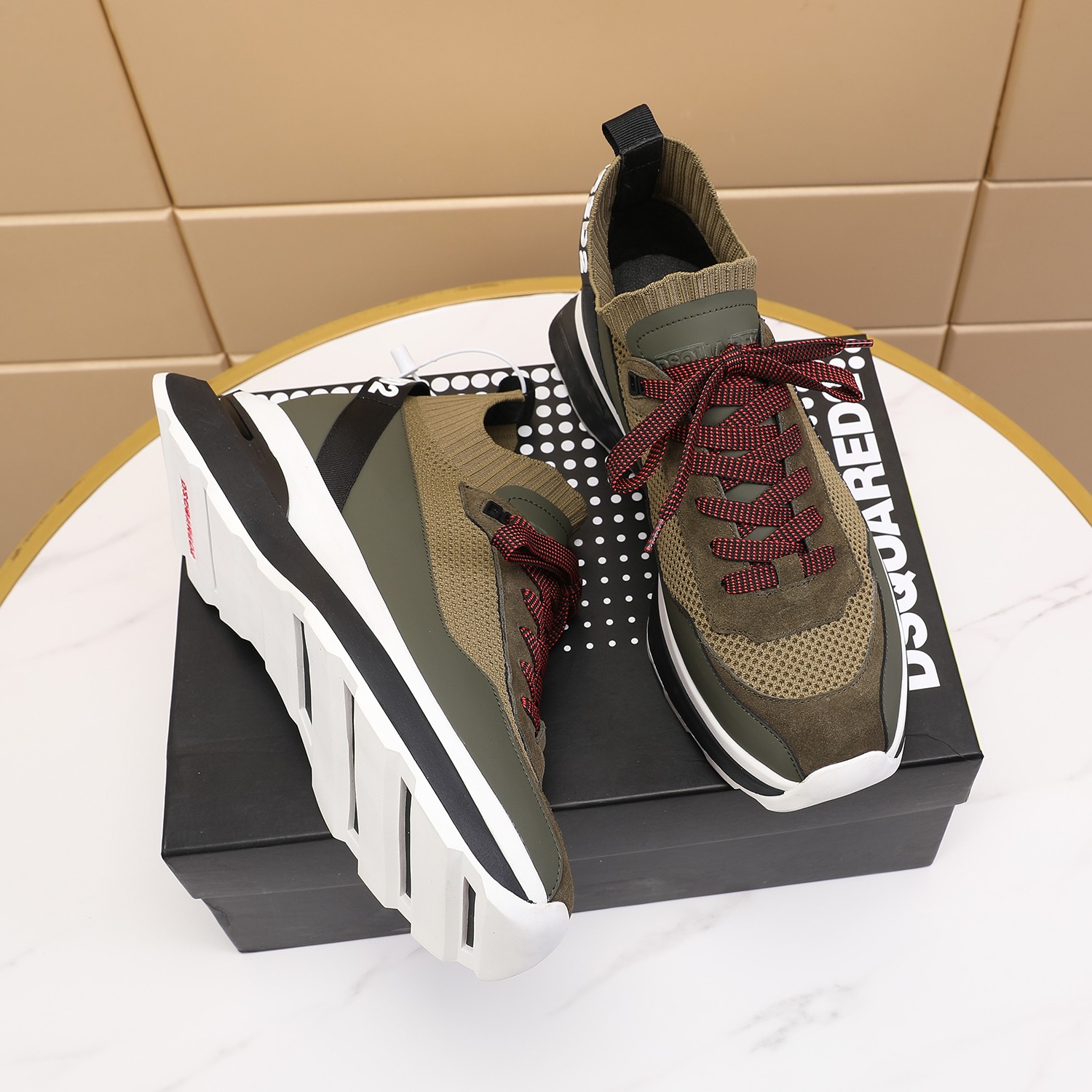 Men O*ff W*hite Top Sneakers