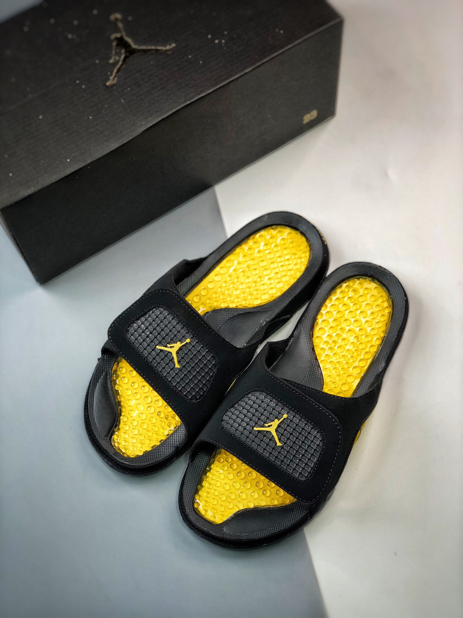 Nike Air Jordan 4 Slippers