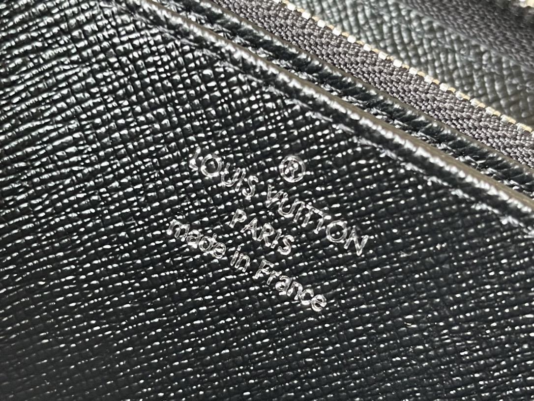 L*ouis V*uitton Top Bag