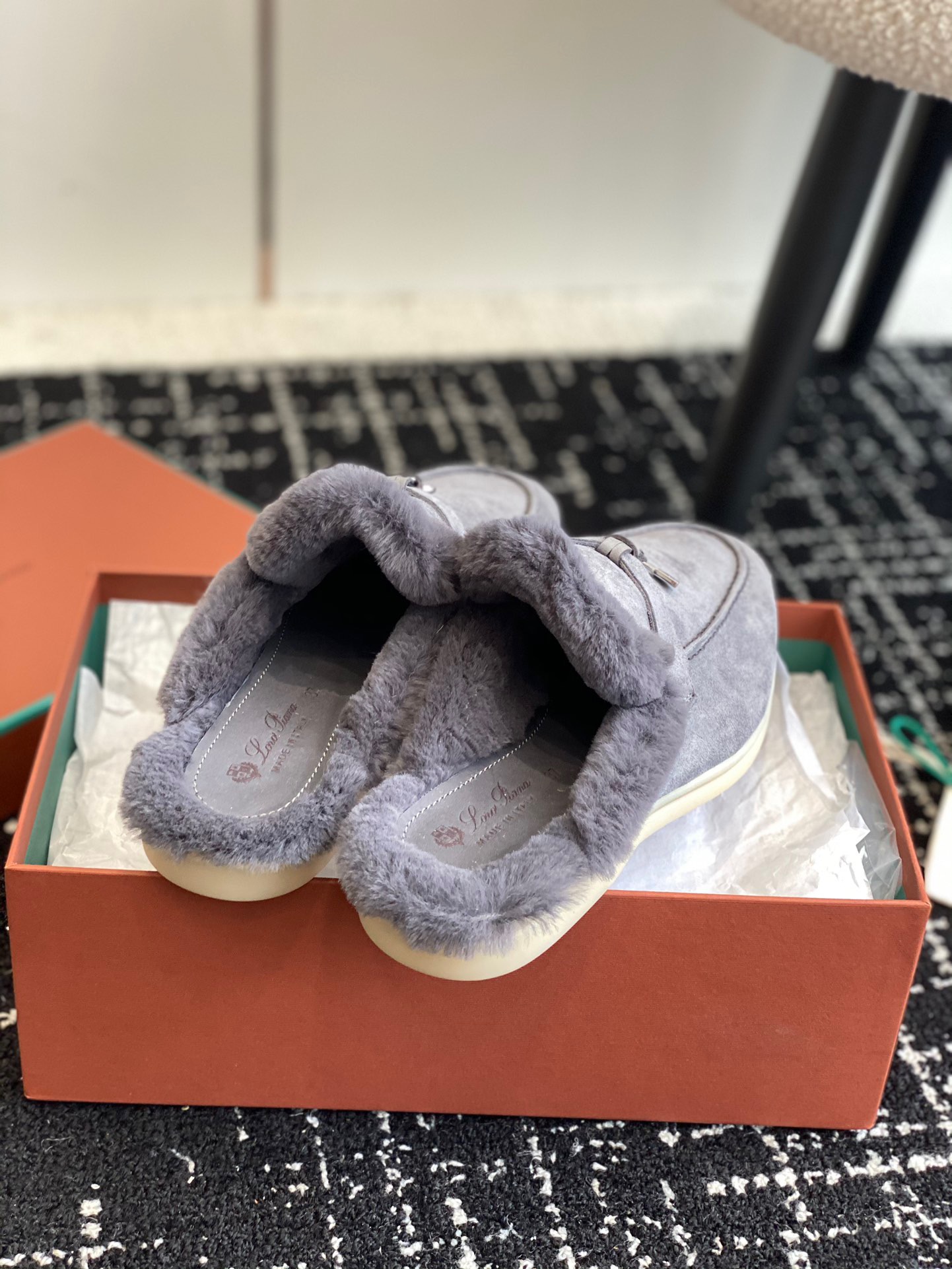 Women L*oro P*iana Top Loafer ()