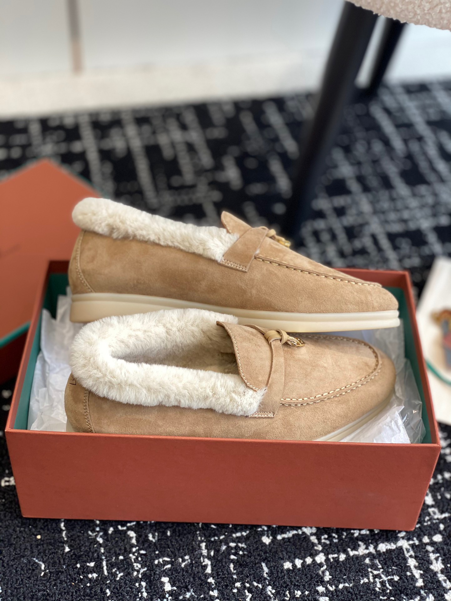 Women L*oro P*iana Top Loafer ()