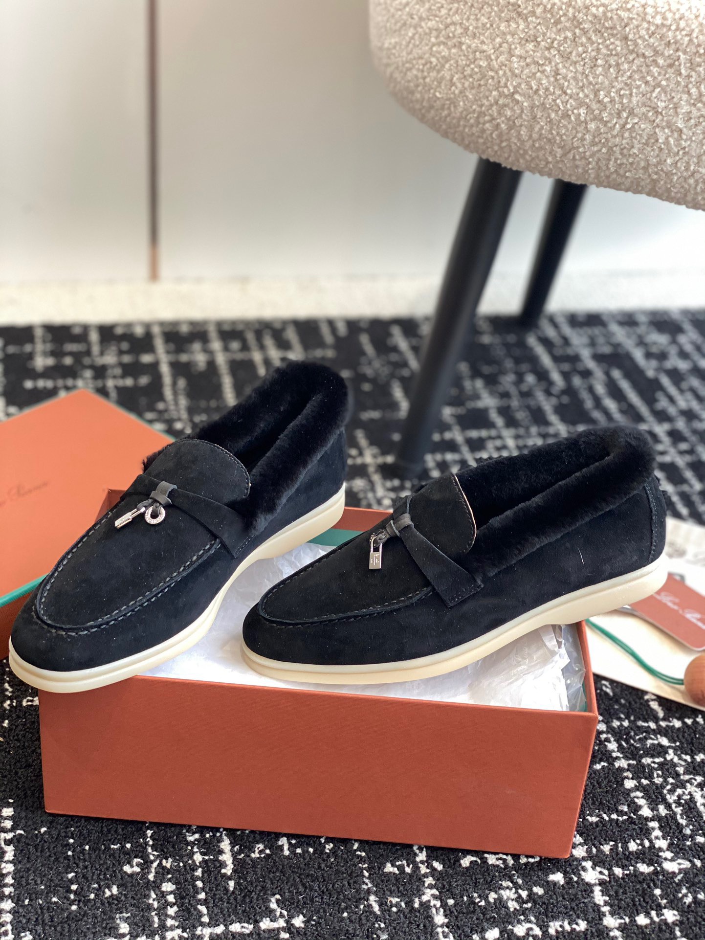 Women L*oro P*iana Top Loafer ()