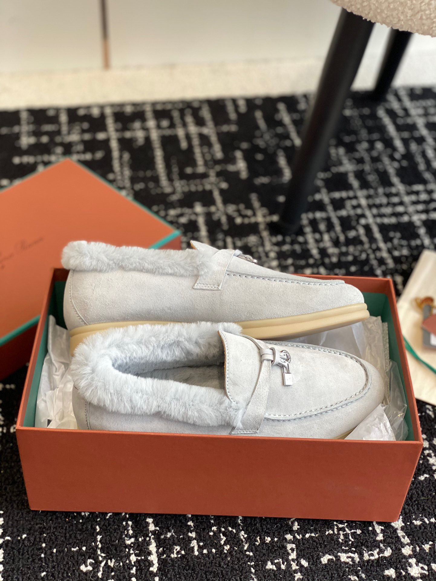 Women L*oro P*iana Top Loafer ()