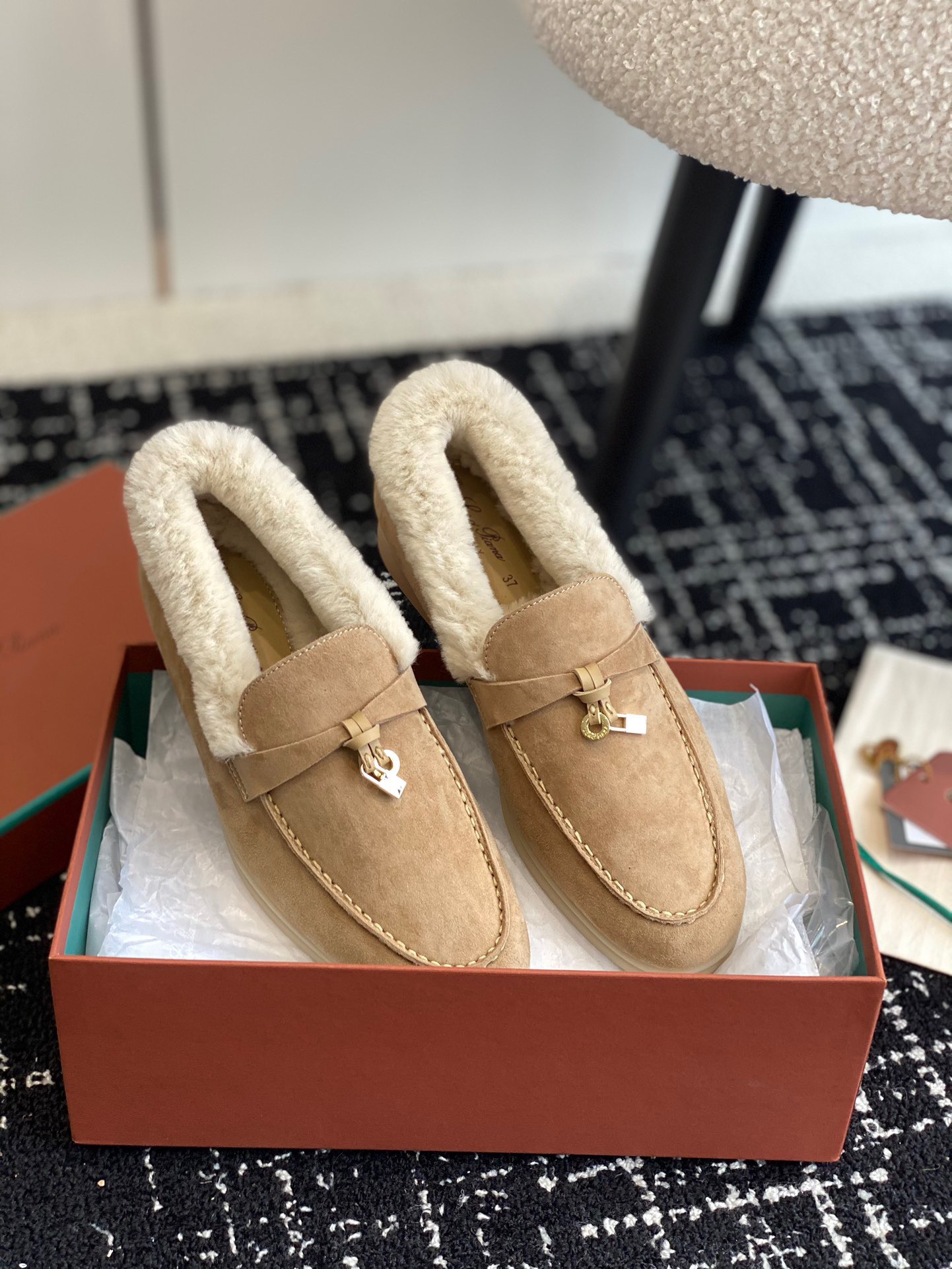 Women L*oro P*iana Top Loafer ()