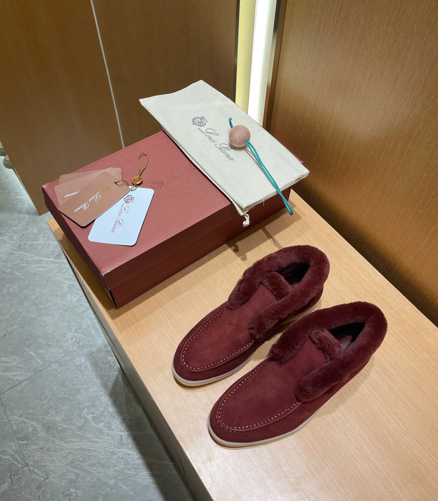 Women L*oro P*iana Top Loafer ()