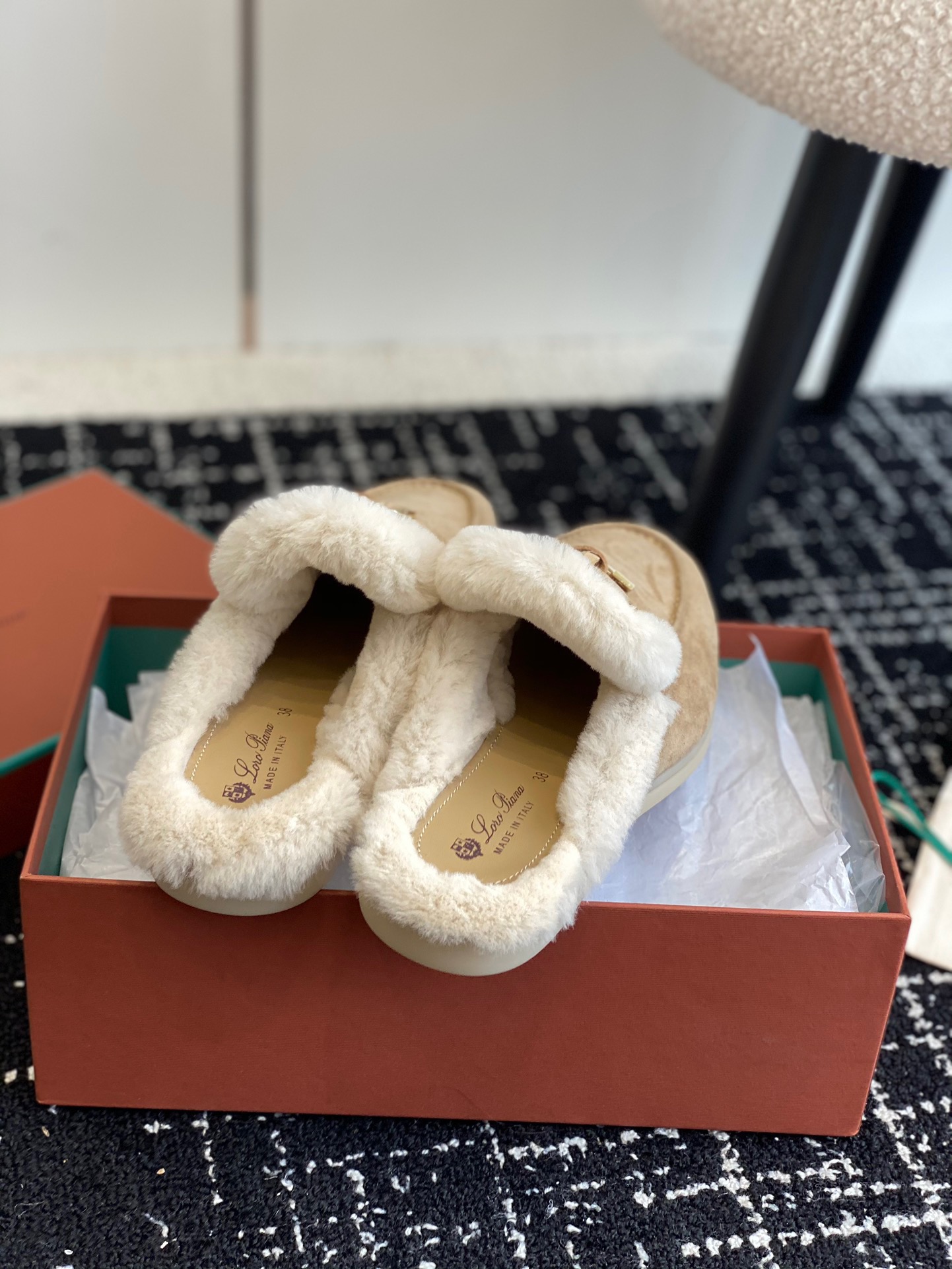 Women L*oro P*iana Top Loafer ()