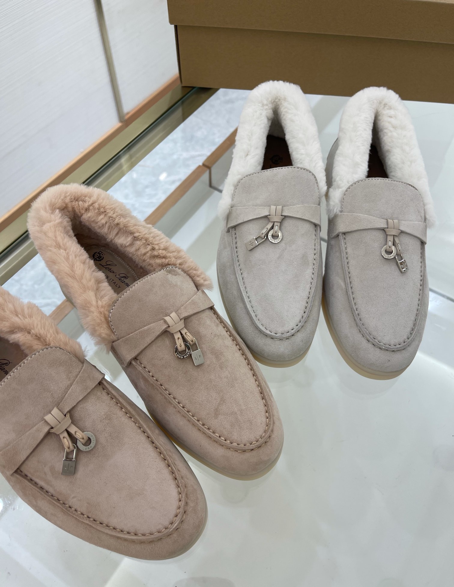 Women L*oro P*iana Top Loafer ()