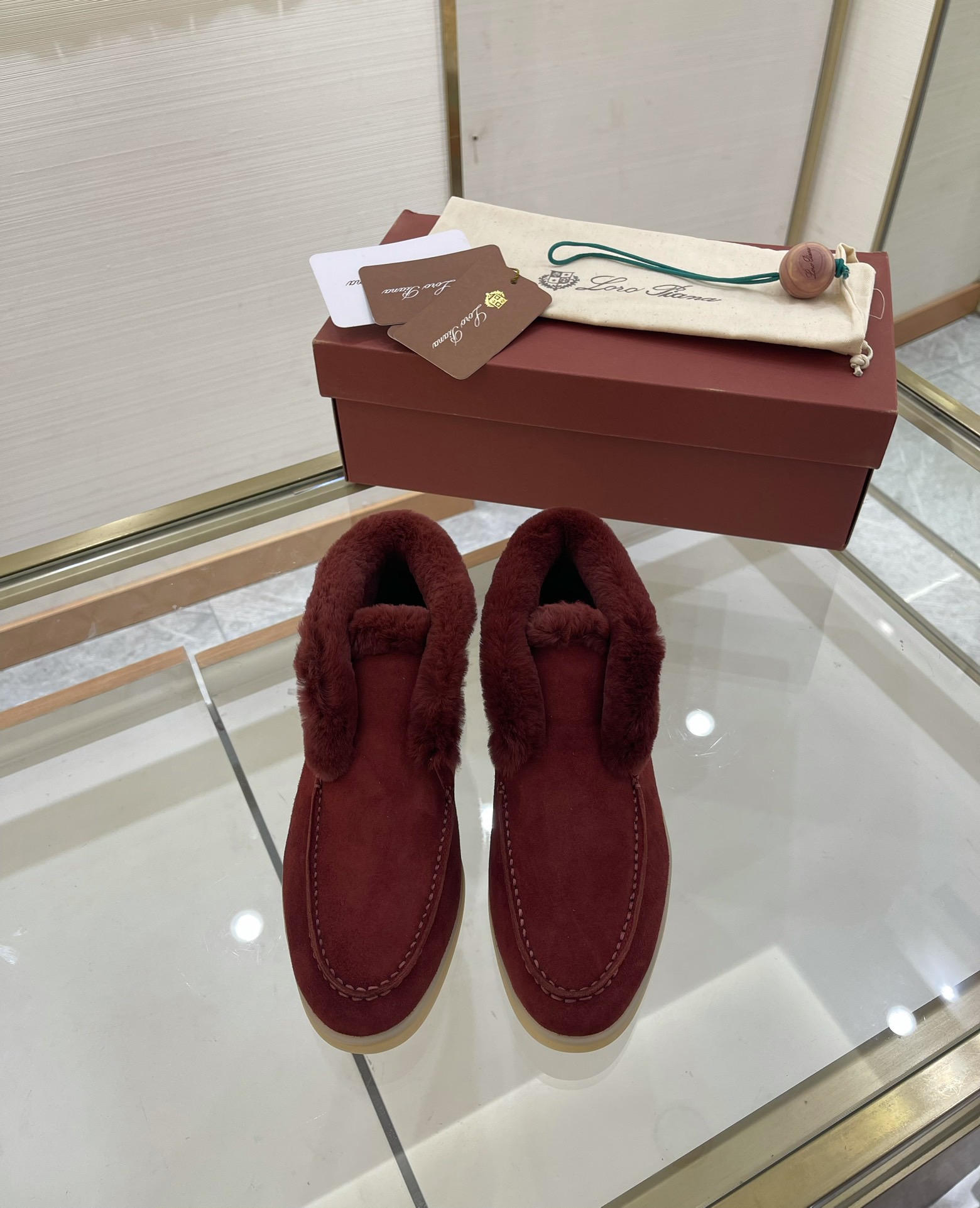 Women L*oro P*iana Top Loafer ()