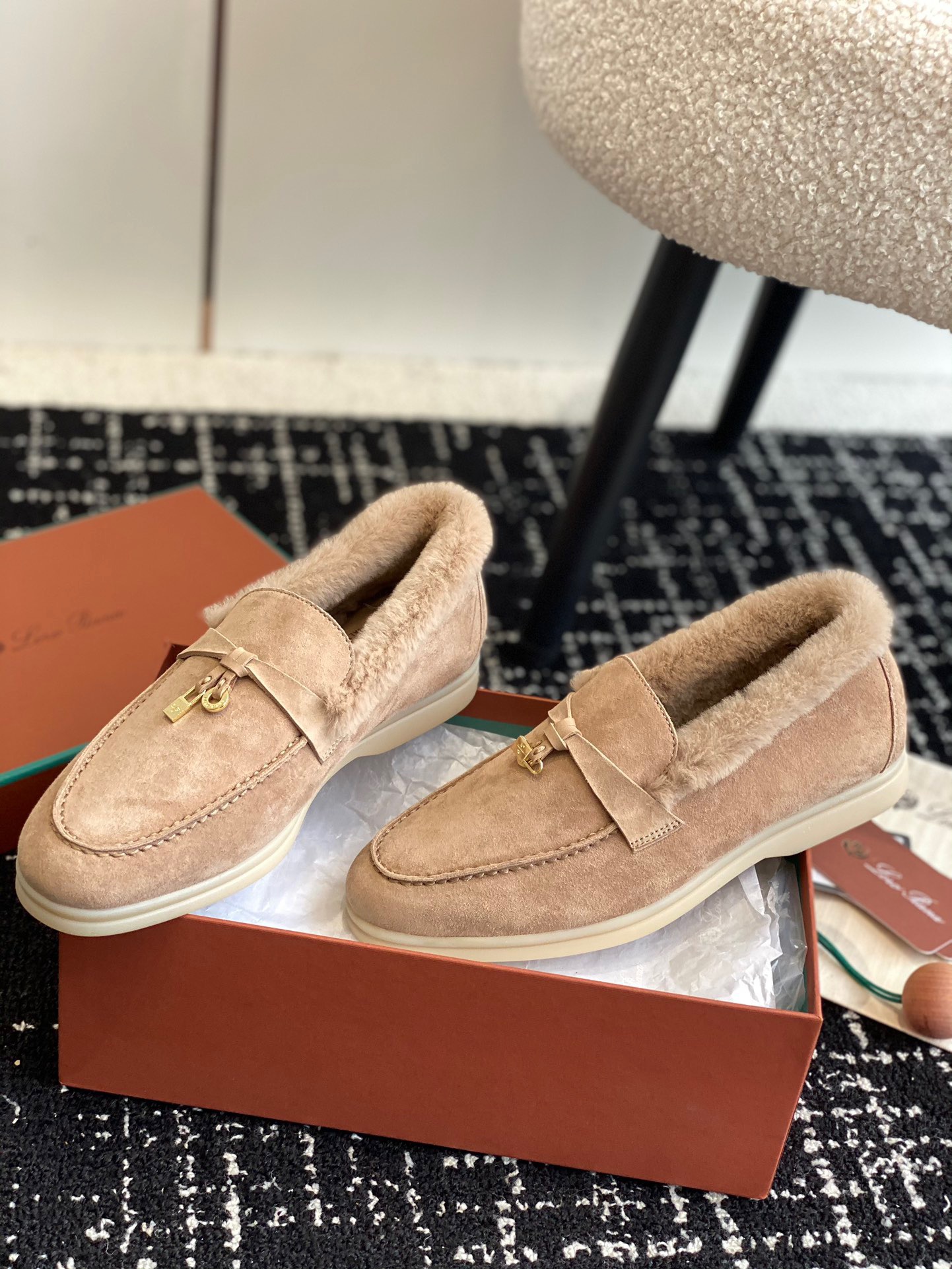 Women L*oro P*iana Top Loafer ()