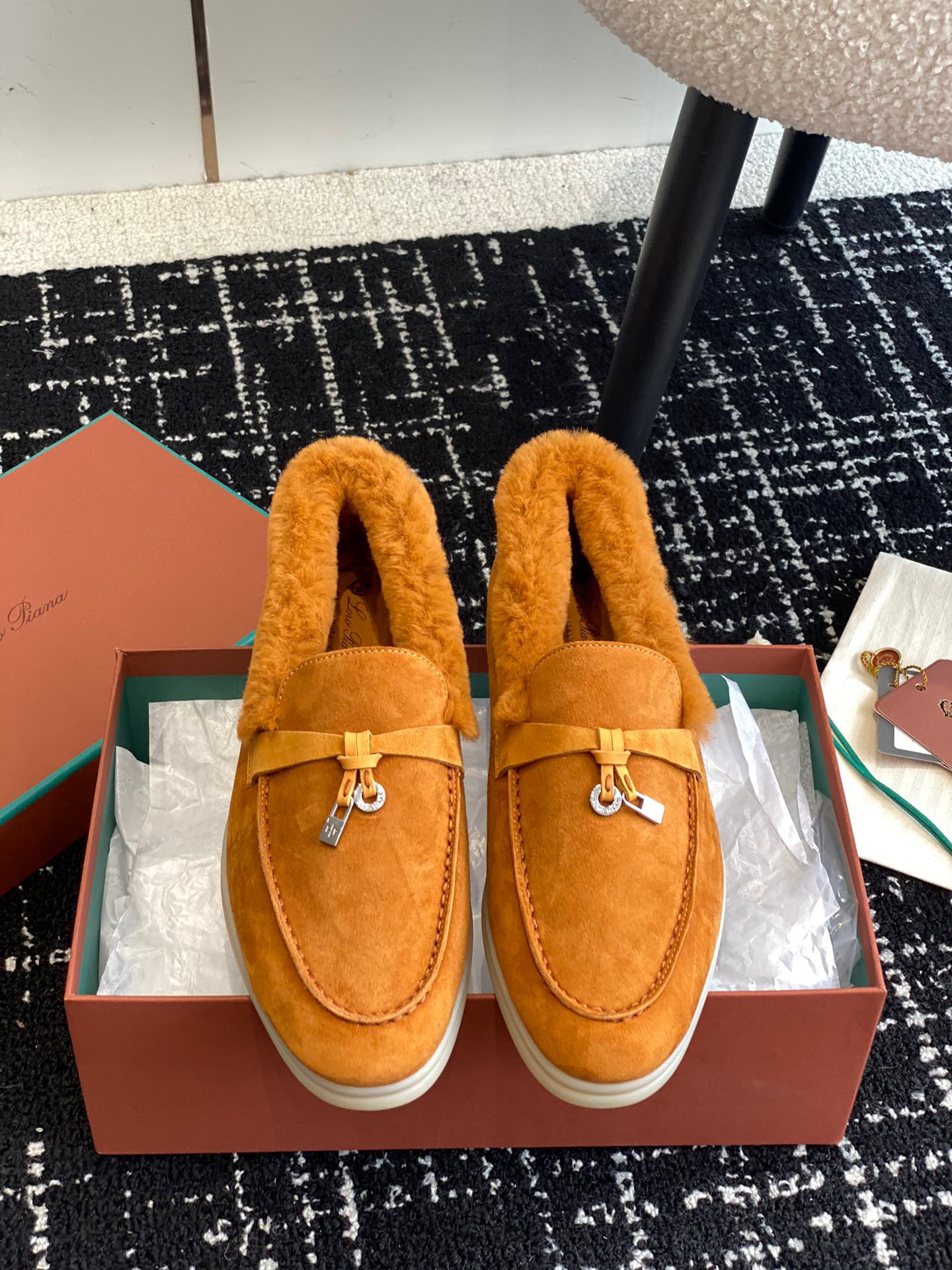 Women L*oro P*iana Top Loafer ()