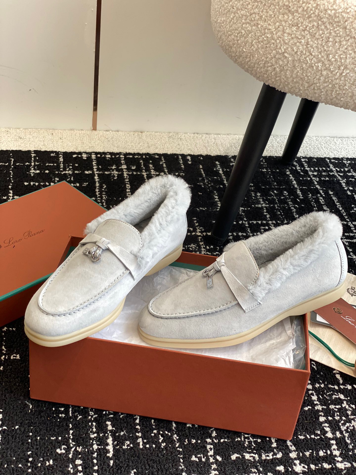 Women L*oro P*iana Top Loafer ()