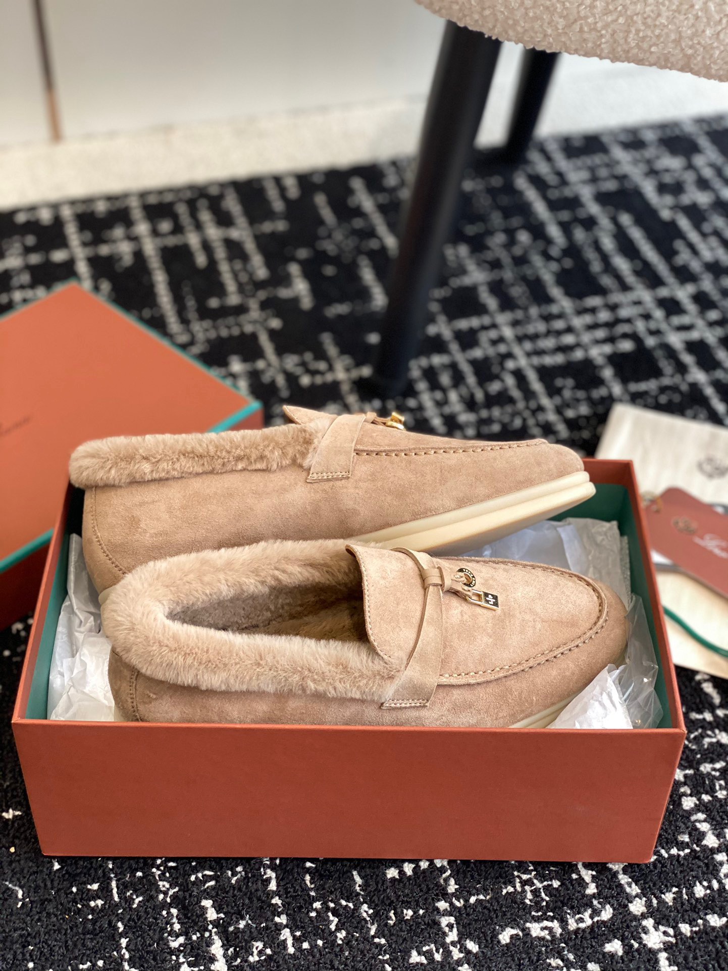 Women L*oro P*iana Top Loafer ()