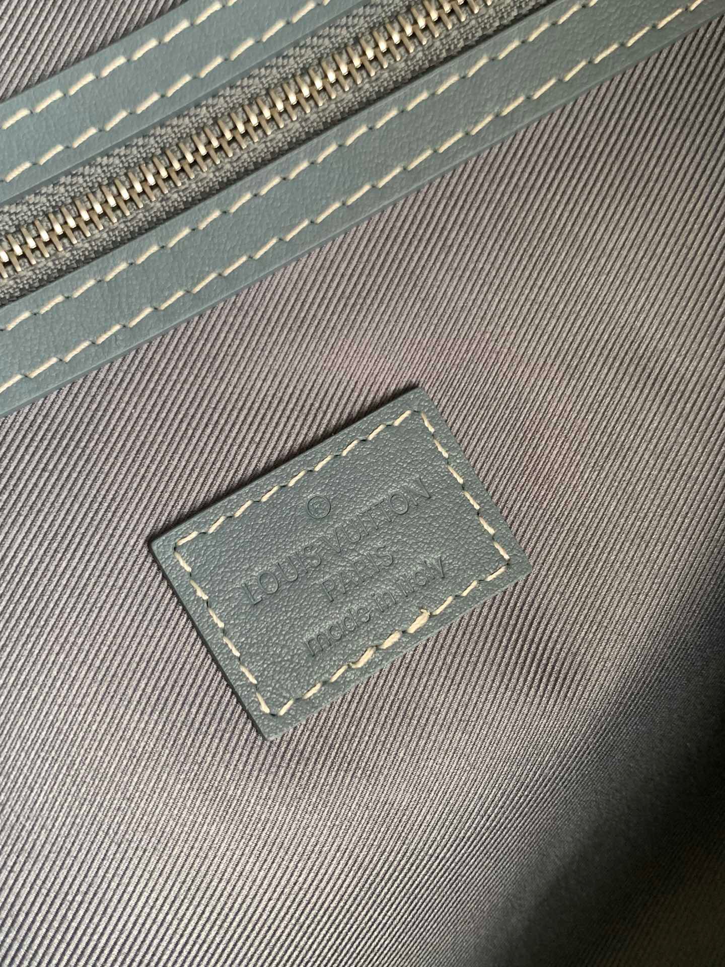 L*ouis V*uitton Top Bag