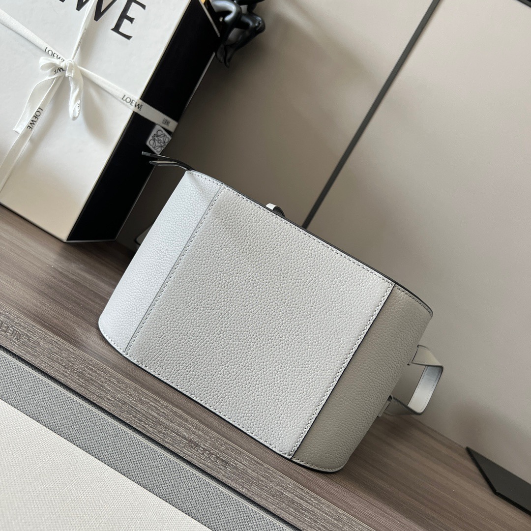 L*oewe Bag 652235 Top Quality