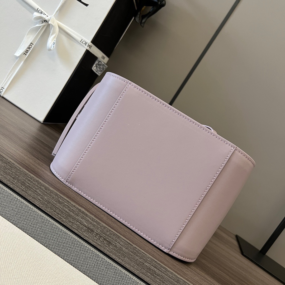 L*oewe Bag 652235 Top Quality