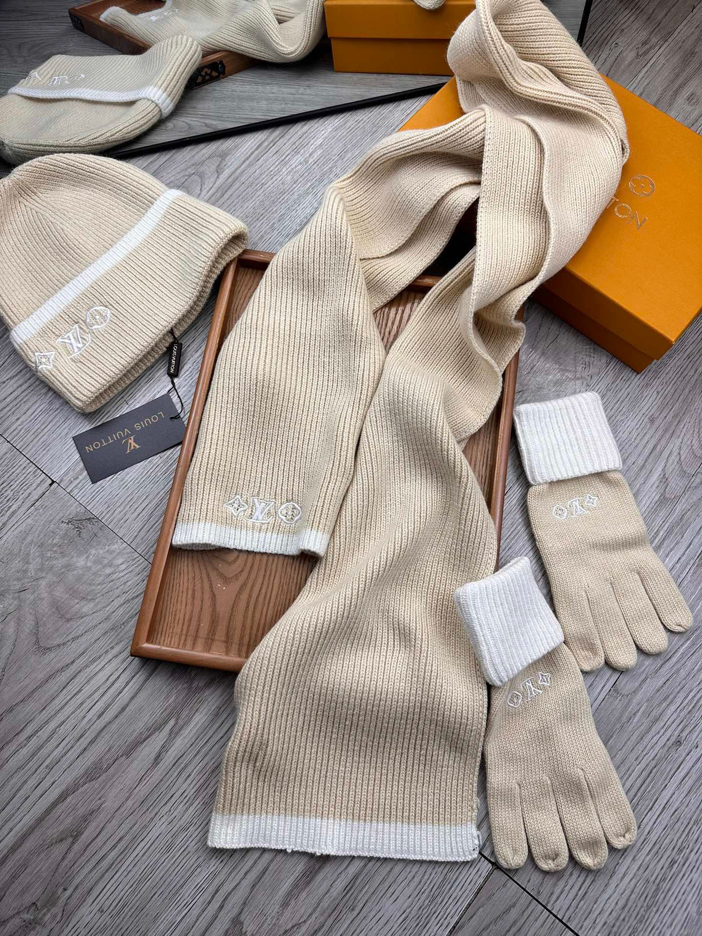 Women Men Hat+Gloves+The scarf L*V