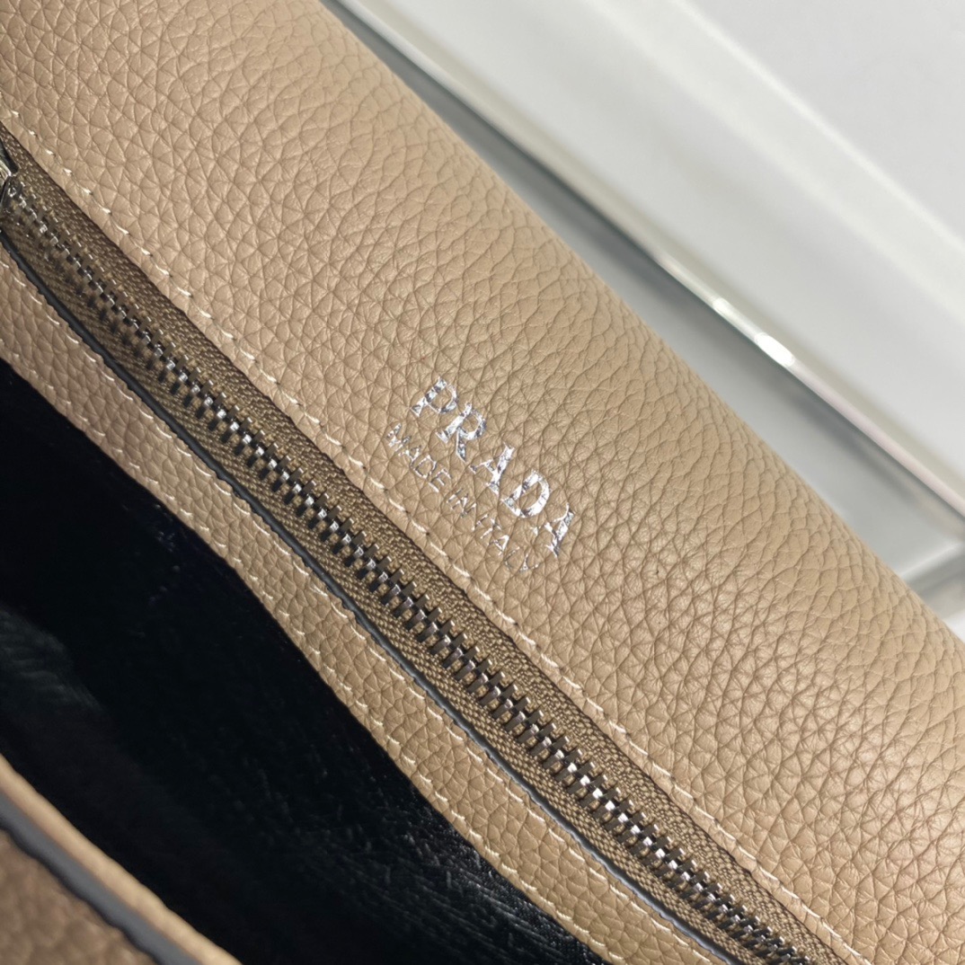 P*rada Bag Top Quality