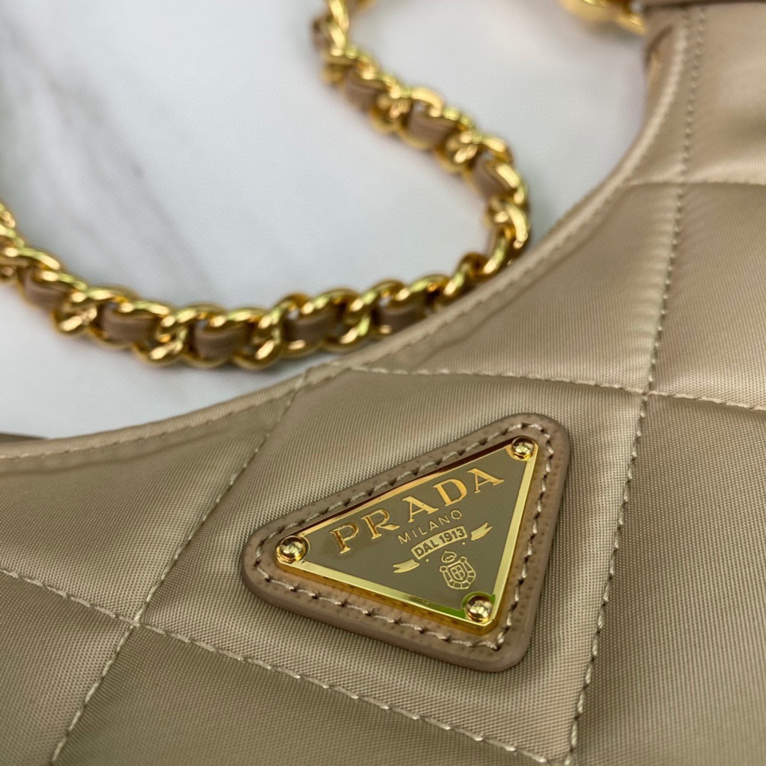 P*rada Bag Top Quality