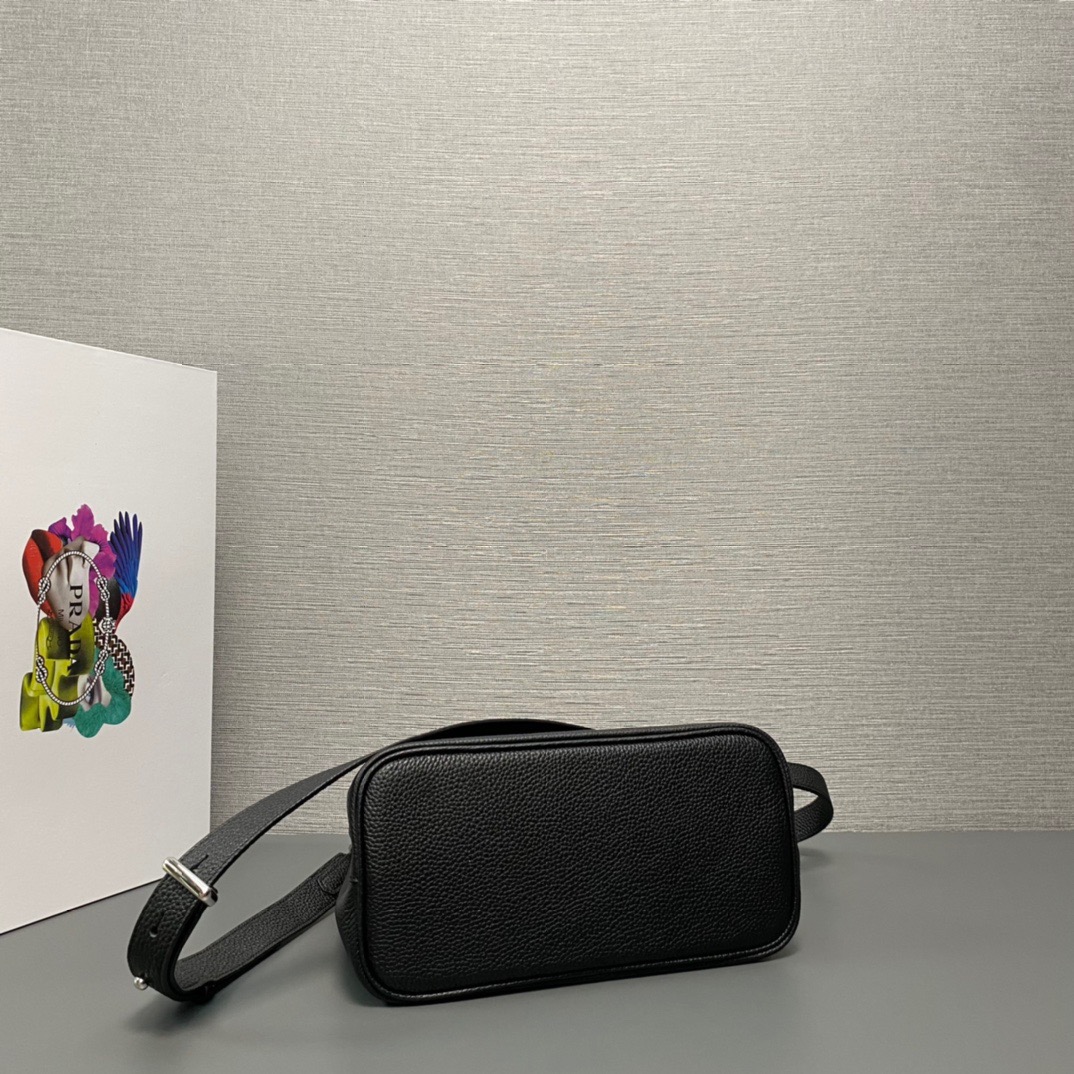 P*rada Bag Top Quality