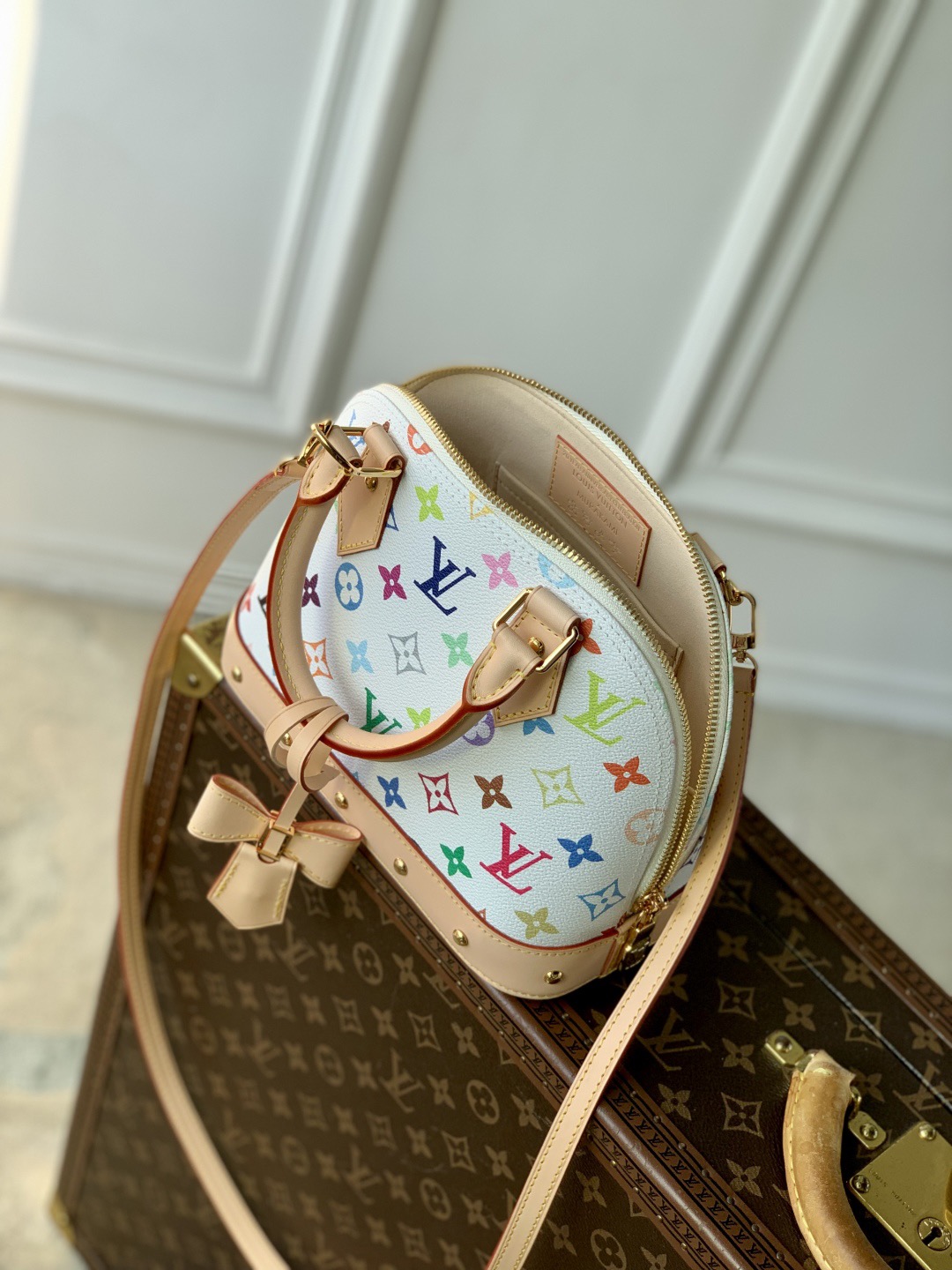 L*ouis V*uitton Top Bag