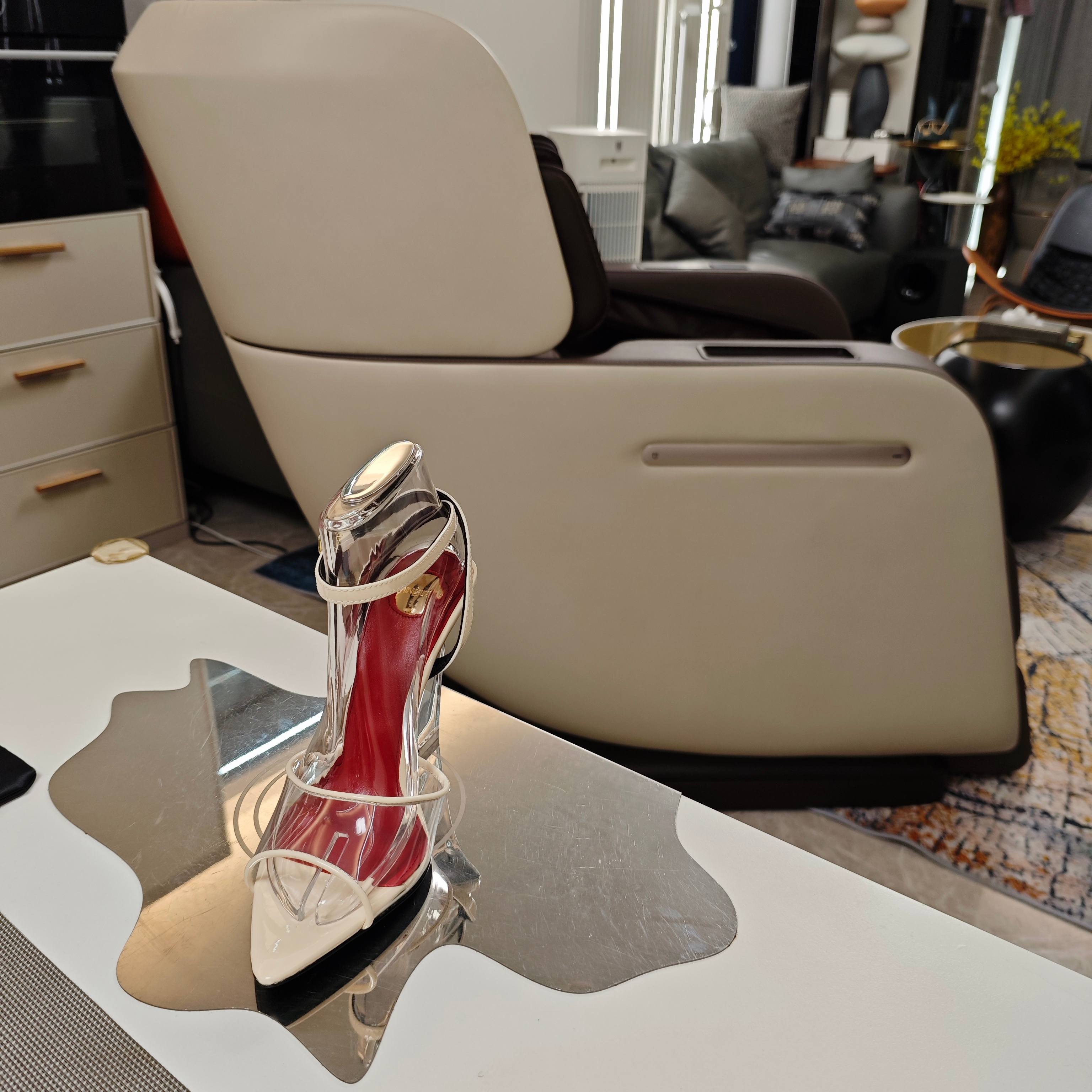 Women Y*SL Top Pumps