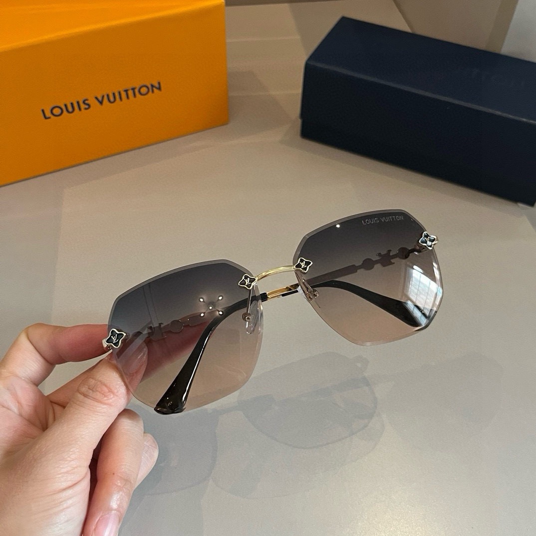 L*ouis V*uitton Glasses