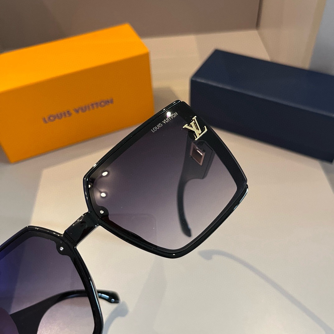 L*ouis V*uitton Glasses