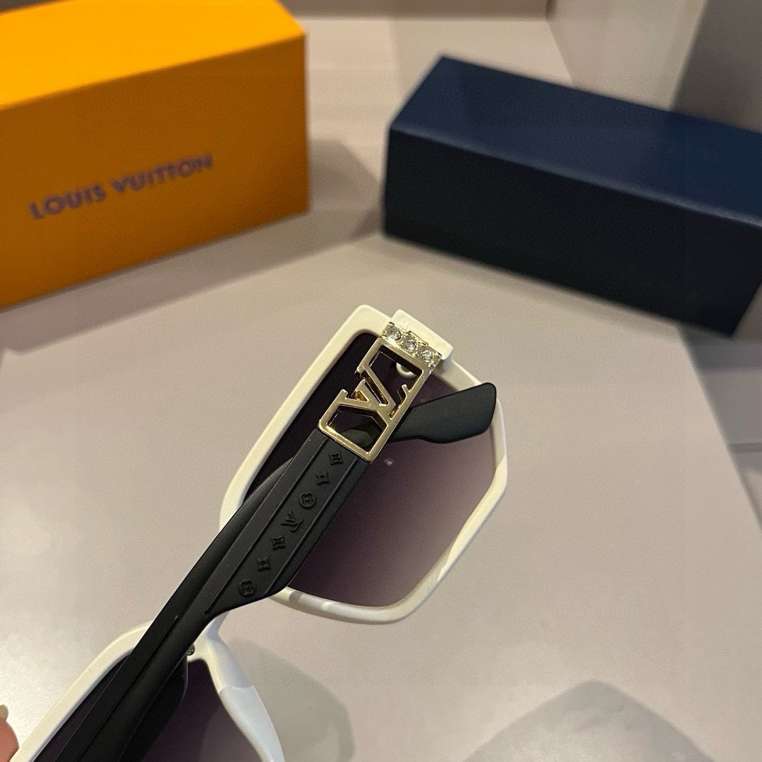 L*ouis V*uitton Glasses