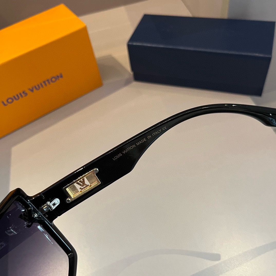 L*ouis V*uitton Glasses