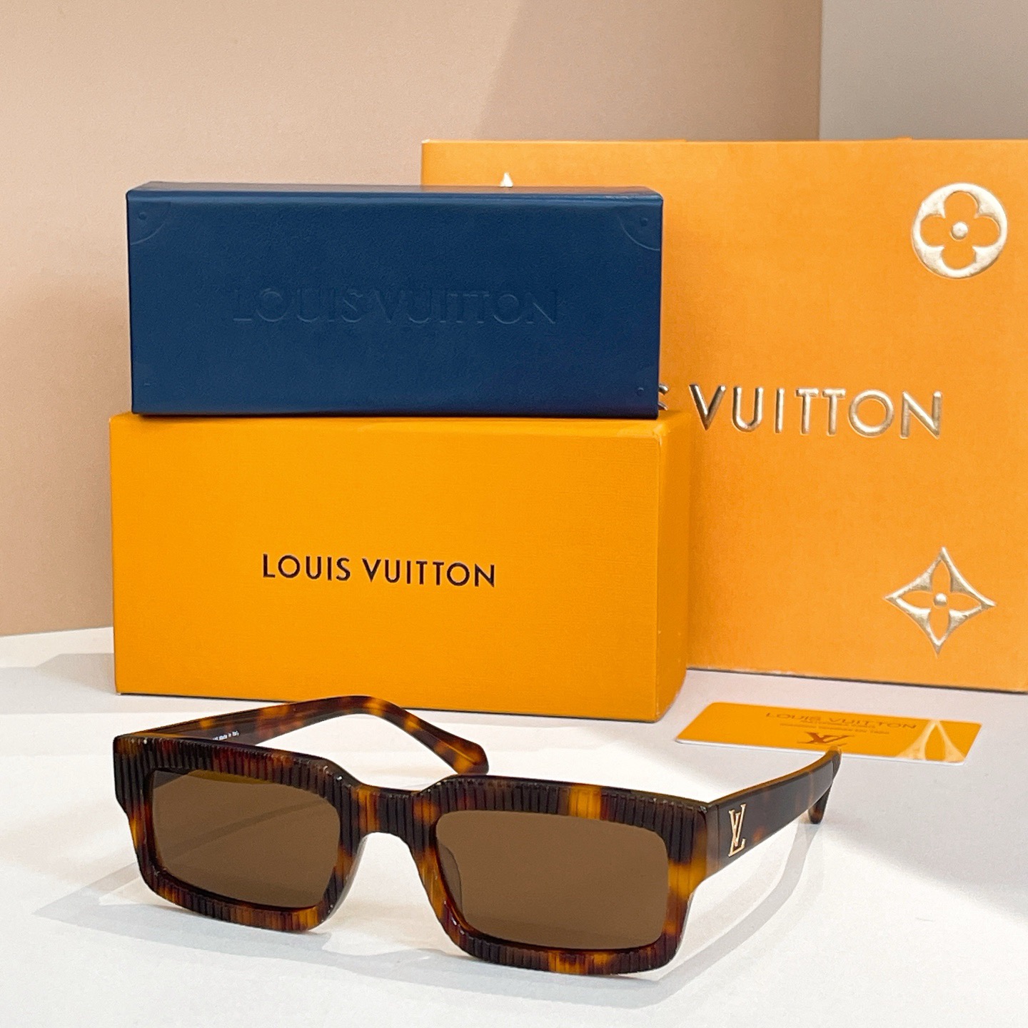 L*ouis V*uitton Glasses